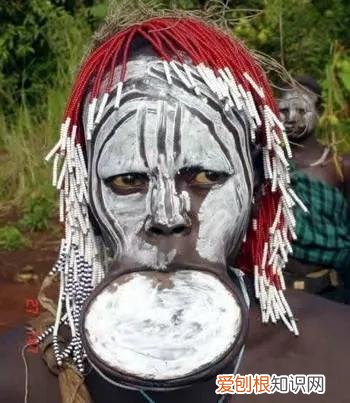 唇盘族割嘴唇全过程