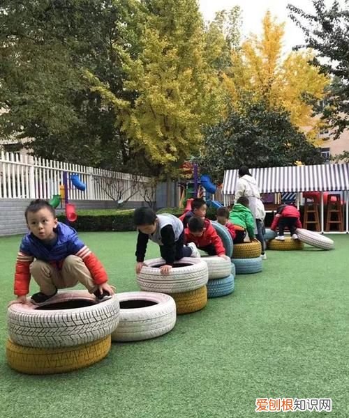 幼儿园拉轮胎游戏规则展牌怎么制作