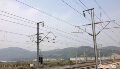 高铁上的电线是什么材质，高铁上面的电线为什么磨不断