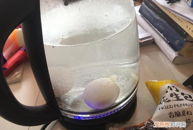 电水壶煮鸡蛋要煮几次，电热水壶能煮鸡蛋怎么用电热水壶煮鸡蛋