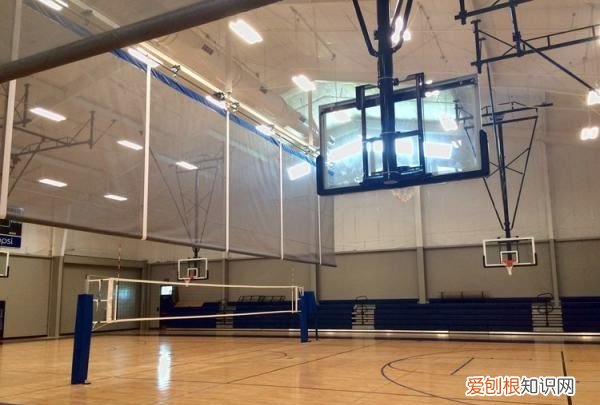 建筑一篮球场需要多少资金，建个篮球场大概需要多少费用呢