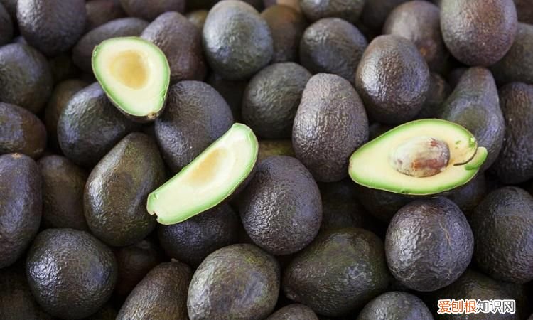 没熟的牛油果能吃吗，牛油果里面有棕色的丝还能吃