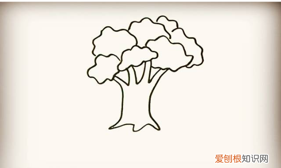 大树怎么画素描简单，怎么画一颗大树的铅笔画