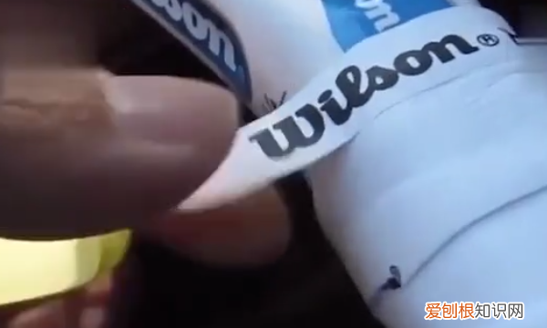 怎么缠网球拍的吸汗带，网球拍吸汗带缠法图解
