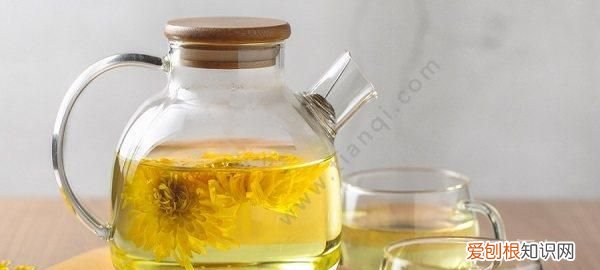 菊花水发绿能喝吗，苦丁茶泡好并久置后茶水呈墨绿色是正常的