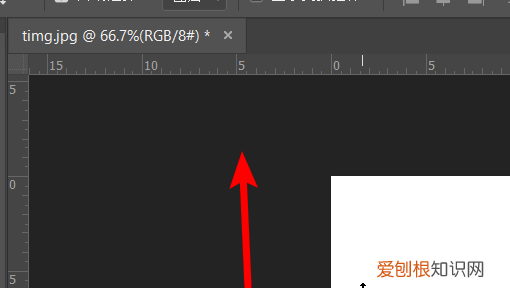 PS应该怎么拉参考线，ps如何拉出参考线图片