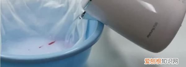 红墨水怎么洗掉，衣服上弄上红墨水怎么去除