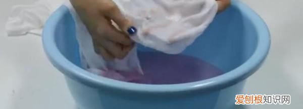 红墨水怎么洗掉，衣服上弄上红墨水怎么去除
