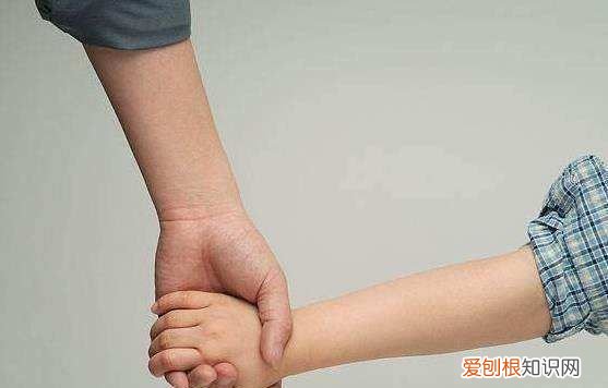 缝补布娃娃隐形针法，如何把裂口的娃娃缝补好