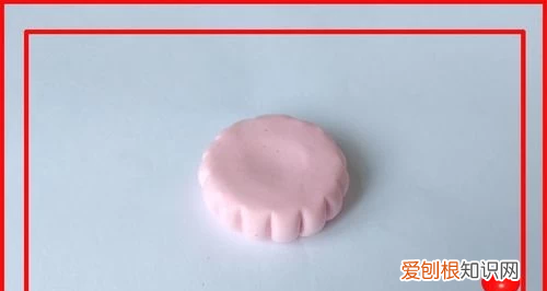 如何用彩泥做月饼，彩泥月饼 制作方法