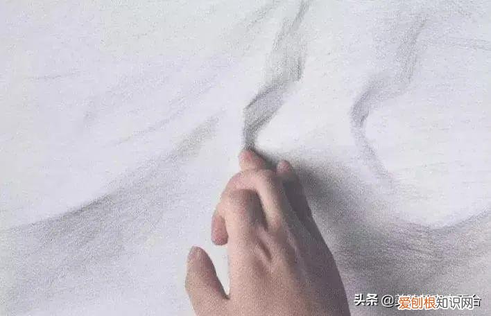 素描衬布的画法