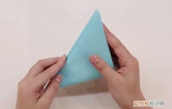 剪纸雪花步骤图片,手工雪花是怎么剪的