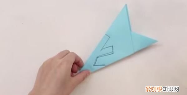 剪纸雪花步骤图片,手工雪花是怎么剪的