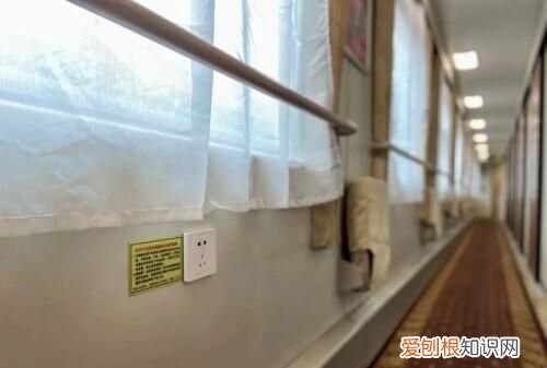 超全火车上的这些地方都能充电