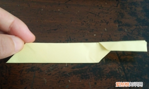 纸刀怎么做,手工折纸—如何用纸来折小刀