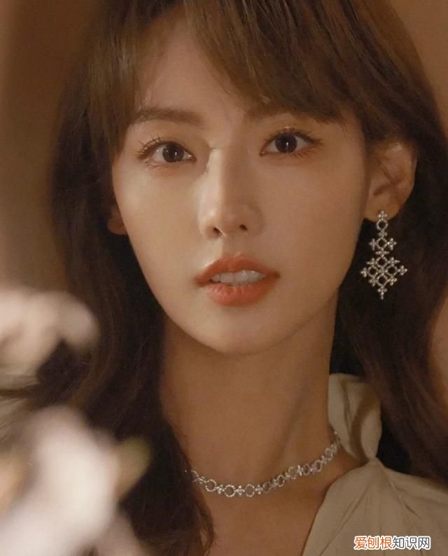 尖形脸或菱形脸适合留什么发型