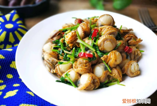 扇贝丁怎么做好吃，扇贝丁的家常做法之清炒扇贝黄瓜