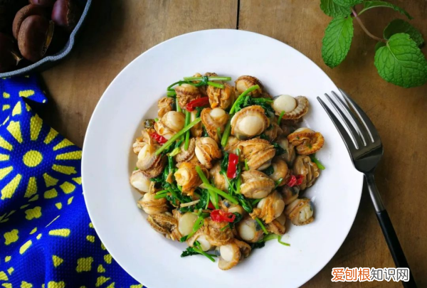 扇贝丁怎么做好吃，扇贝丁的家常做法之清炒扇贝黄瓜