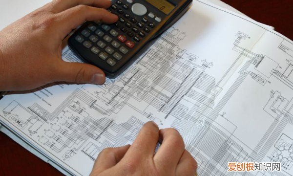 公鸡头上的肉歇后语下一句,公鸡头上的肉歇后语下一句是什么