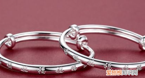 新生儿可以送什么礼物,送新生儿实用的20个礼物