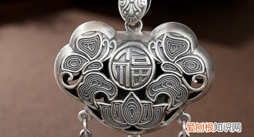 新生儿可以送什么礼物，送新生儿实用的20个礼物