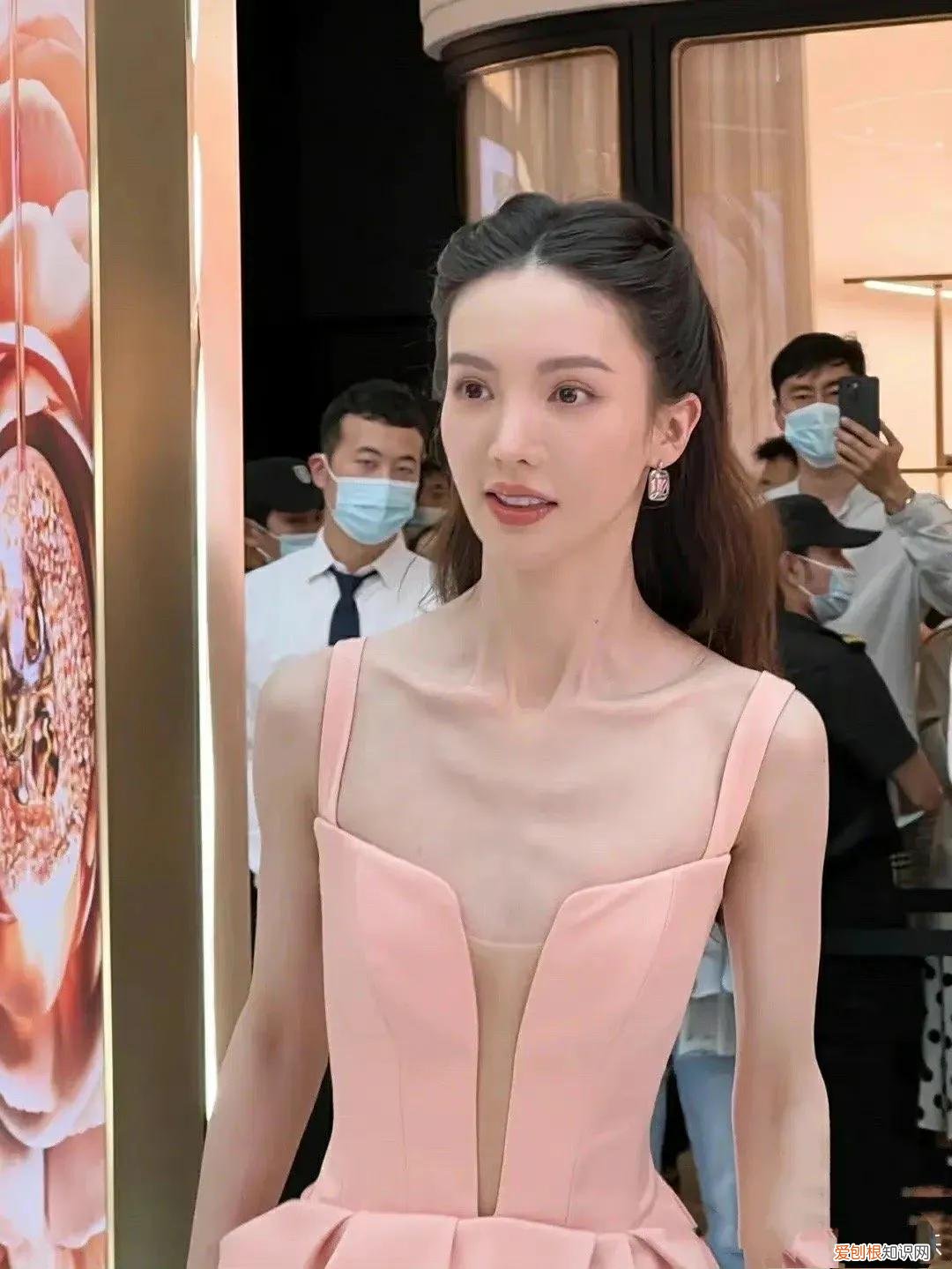 男生标准身材对照表