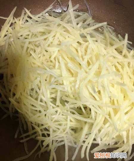 怎么做香辣土豆丝好吃,家常菜之香辣土豆丝做法