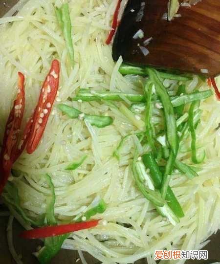 怎么做香辣土豆丝好吃,家常菜之香辣土豆丝做法