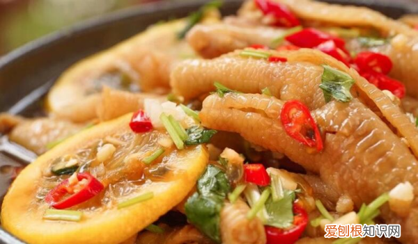 酸辣柠檬无骨鸡爪的简易做法，教你做网红柠檬无骨鸡爪视频