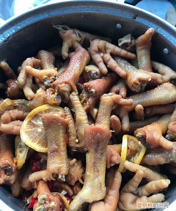 酸辣柠檬无骨鸡爪的简易做法，教你做网红柠檬无骨鸡爪视频