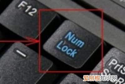 笔记本电脑输入u变成4是怎么回事