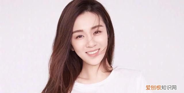 王晓晨面相 烈焰红唇美艳绝伦王晓晨