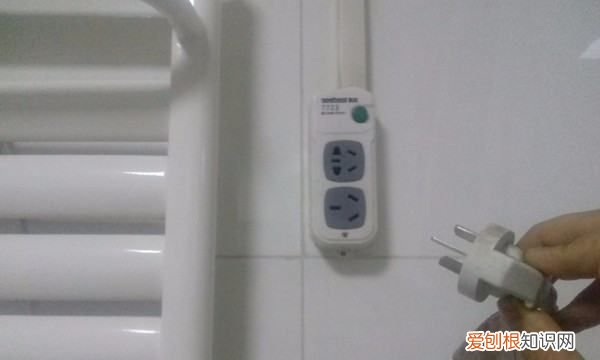 热水器排污口怎么打开，华帝热水器排污口怎么打开清洁