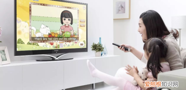 吃饭看电视的坏处有哪些，看电视多了对孩子有哪些害处