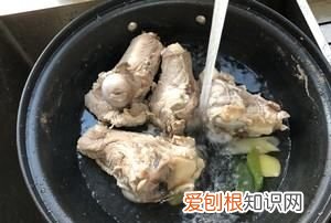 家常炖猪大骨的做法，炖大骨头的家常做法