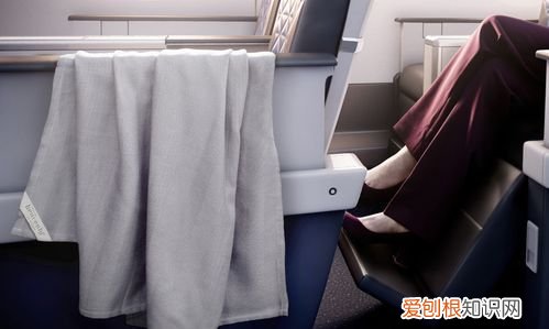 经济舱可以要毛毯吗，买机场公务舱有什么服务