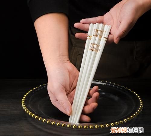 陶瓷筷子健康吗，陶瓷筷子容易摔坏
