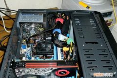 台式电脑怎么加装固态硬盘，台式电脑加装带系统的固态硬盘