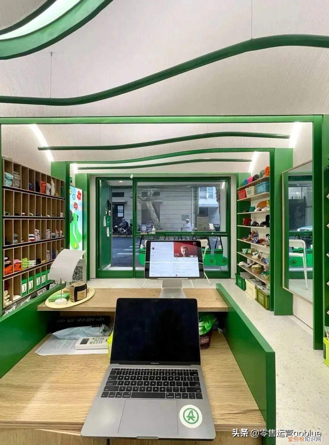 这些年轻人追捧的袜子品牌，能有多好卖？