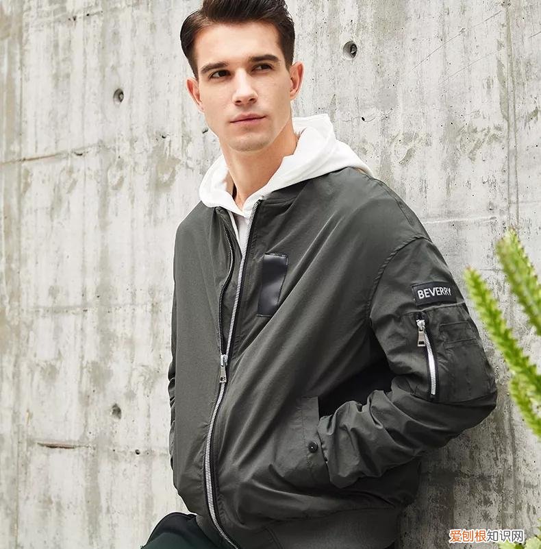 明星总统都爱穿的破烂棉袄，原型竟是美国军服