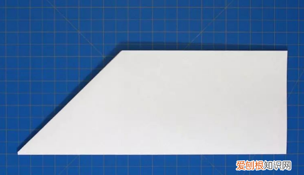 御风者纸飞机怎么折，叠纸飞机怎么叠纸飞机?