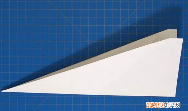 御风者纸飞机怎么折，叠纸飞机怎么叠纸飞机?