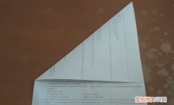 御风者纸飞机怎么折，叠纸飞机怎么叠纸飞机?