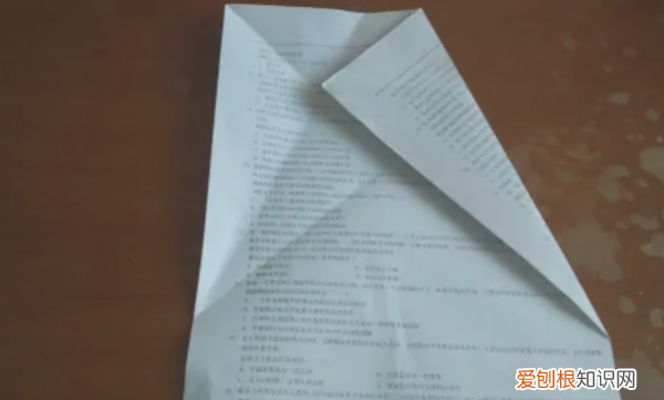 御风者纸飞机怎么折，叠纸飞机怎么叠纸飞机?