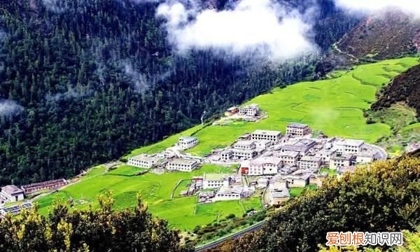 稻城亚丁旅游景点海拔多少米,稻城亚丁海拔最佳旅游时间