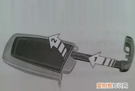 宝马钥匙换电池的过程视频，如何拆卸宝马车钥匙的遥控器电池