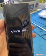 vivox60手机突然死机重启不了