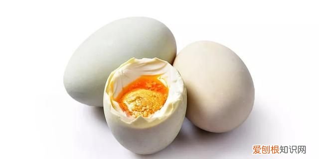 咸鸭蛋怎么做好吃又出油又翻沙 好吃流油的咸鸭蛋怎么制作