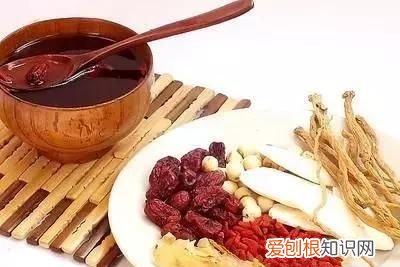 为什么女性经期不宜服用黄芪,月经期能吃有黄芪的中药吗