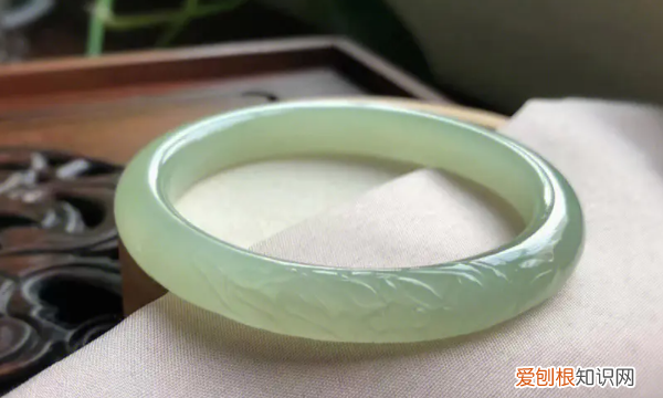怎么选玉，如何挑选玉手镯,看完就懂了